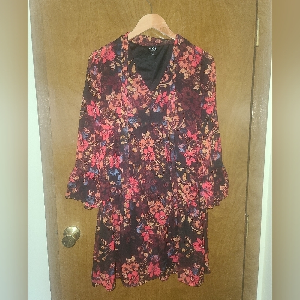 ECI Tie V neck with ruffle sleeve and Ruffle dress sz 4